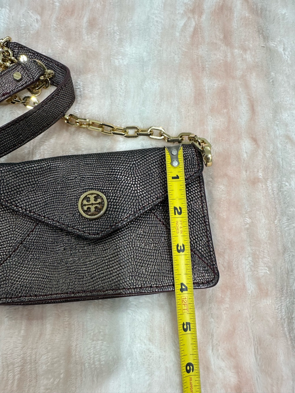 Tory Burch Metallic Textured Mini crossbody bag with Gold Logo - Picture 8 of 9